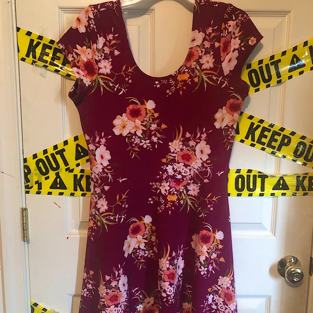Maroon Scoopneck knee-length dress